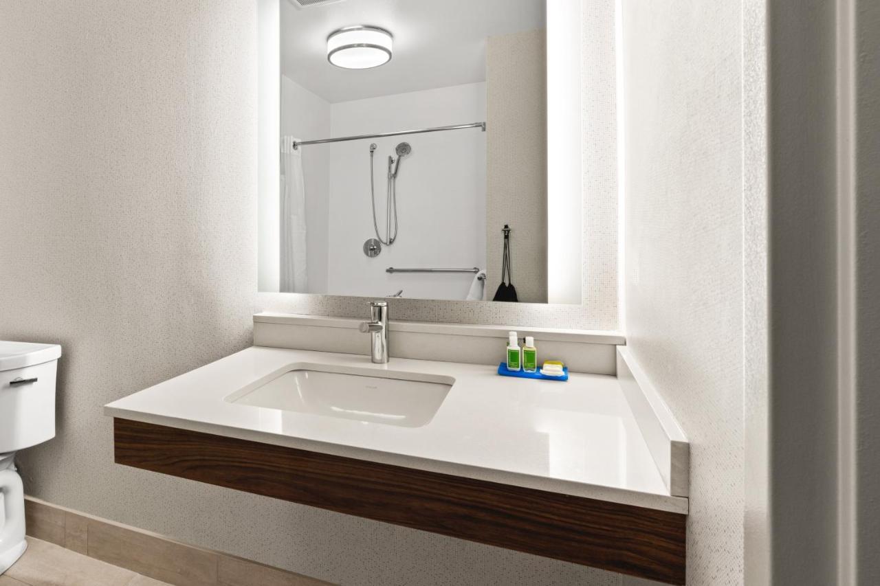 Holiday Inn Express & Suites - Suisun City By Ihg מראה חיצוני תמונה