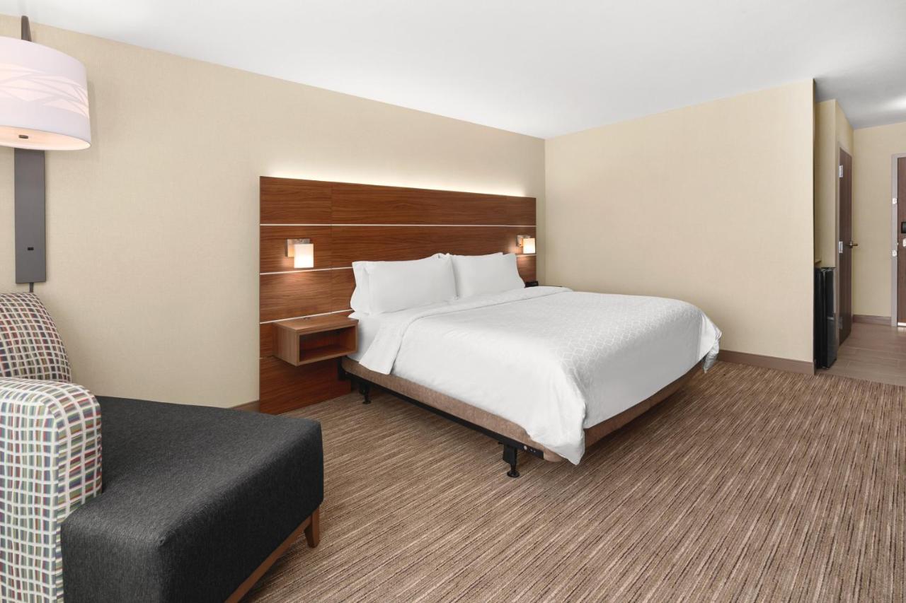 Holiday Inn Express & Suites - Suisun City By Ihg מראה חיצוני תמונה