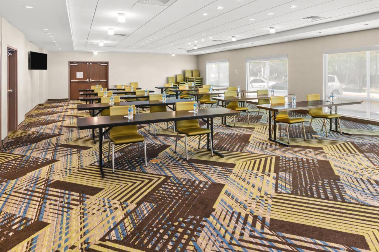 Holiday Inn Express & Suites - Suisun City By Ihg מראה חיצוני תמונה