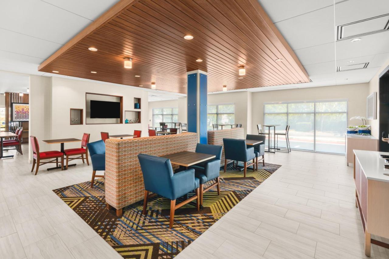 Holiday Inn Express & Suites - Suisun City By Ihg מראה חיצוני תמונה