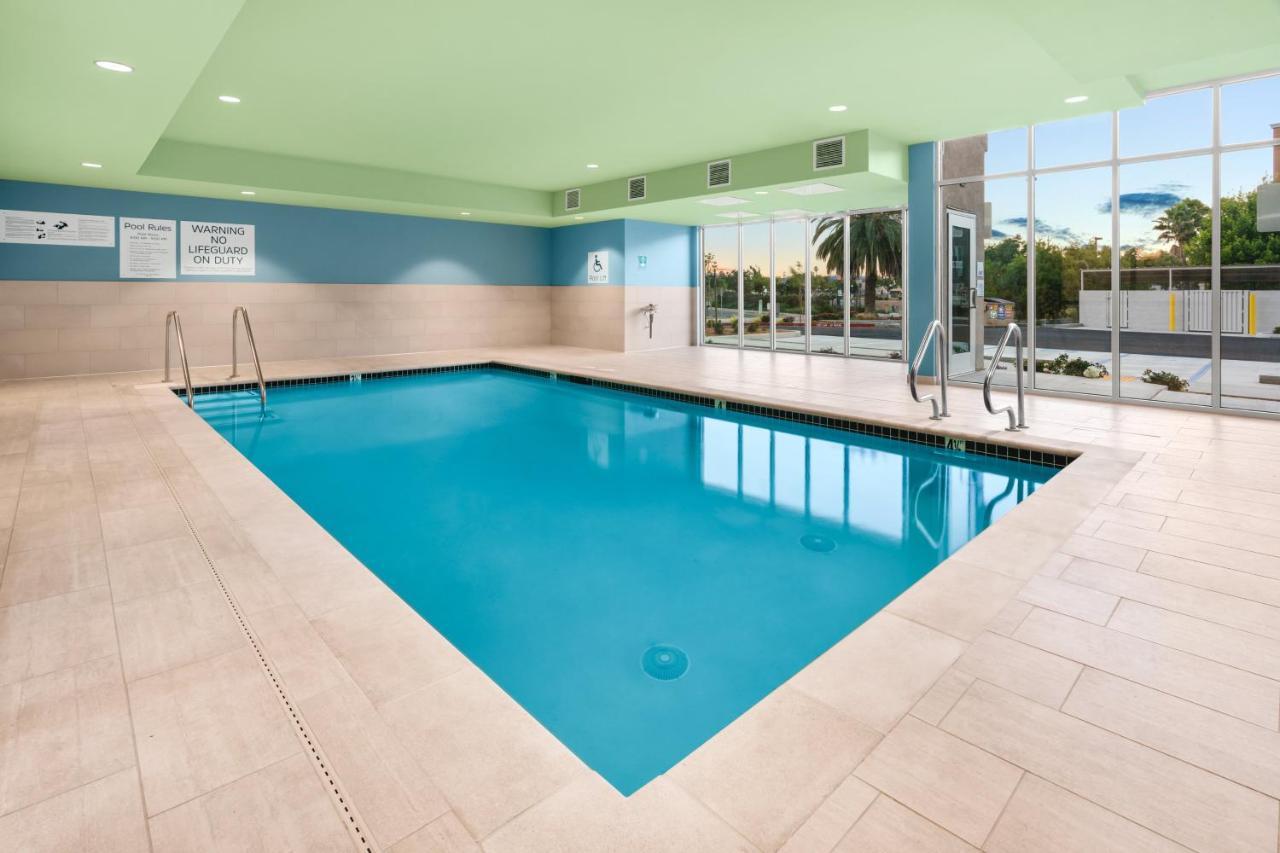 Holiday Inn Express & Suites - Suisun City By Ihg מראה חיצוני תמונה