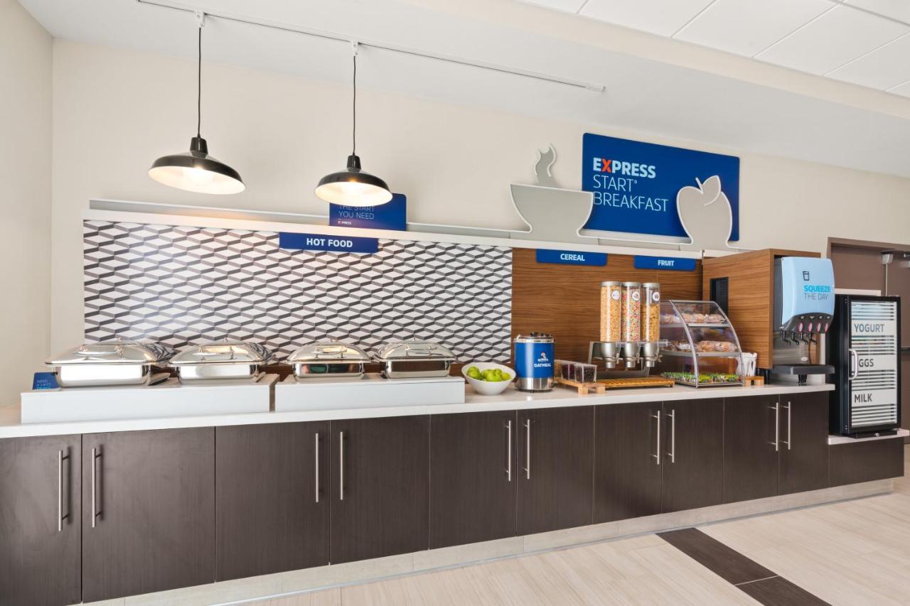 Holiday Inn Express & Suites - Suisun City By Ihg מראה חיצוני תמונה