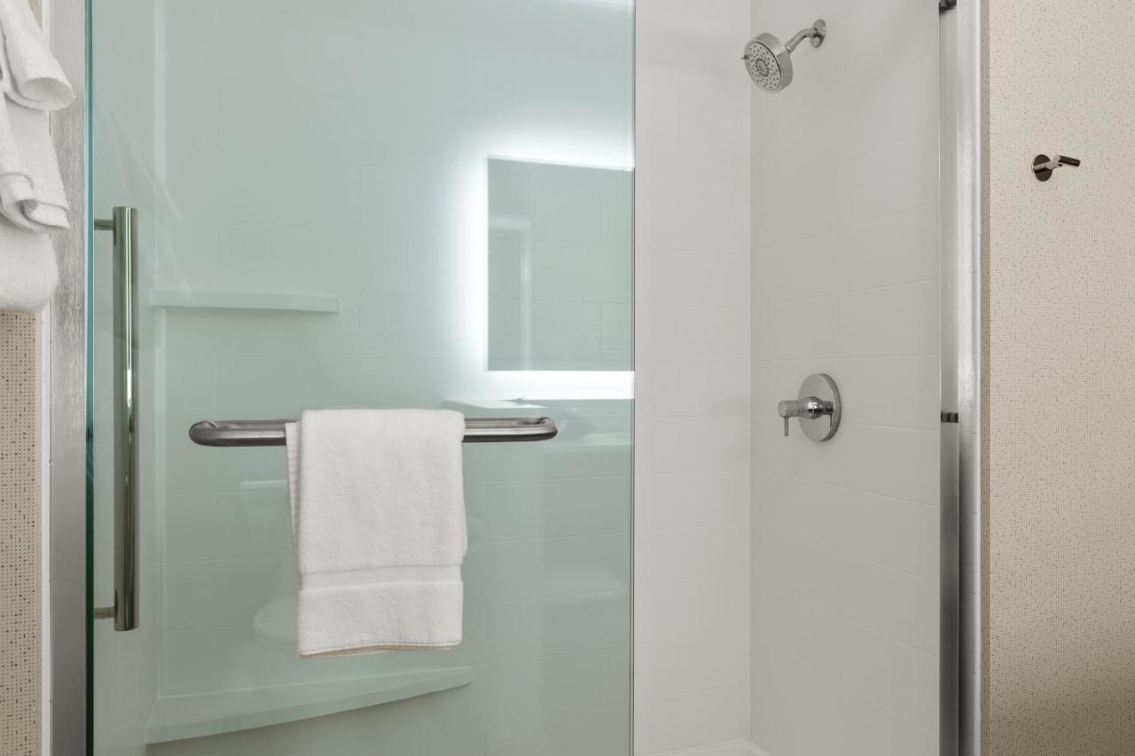 Holiday Inn Express & Suites - Suisun City By Ihg מראה חיצוני תמונה